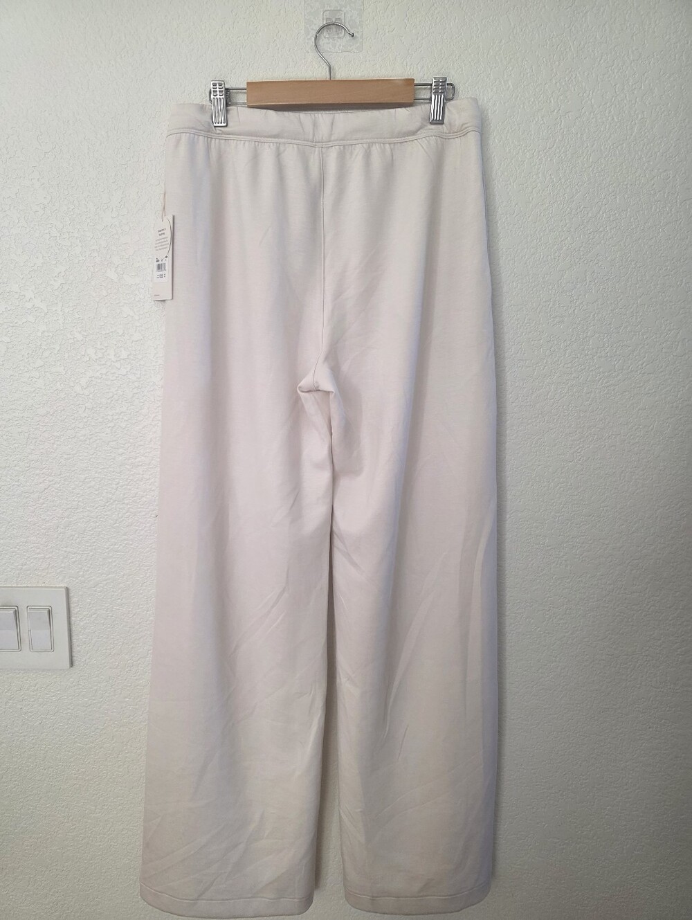 Vuori Compose Wideleg Pants Marshmallow Small NEW NWT - Picture 8 of 8